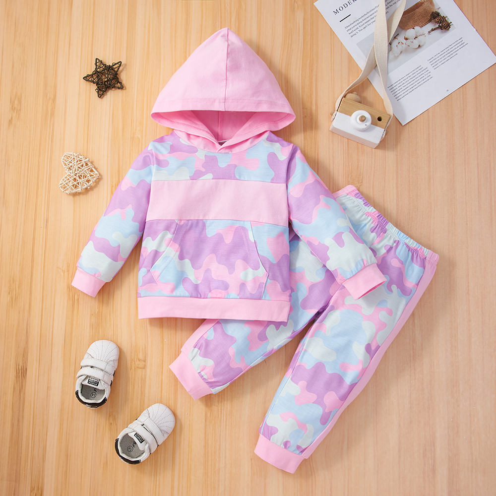 

2pcs Pink Camouflage Print Long-sleeve Hooded Sweatshirt Baby Set