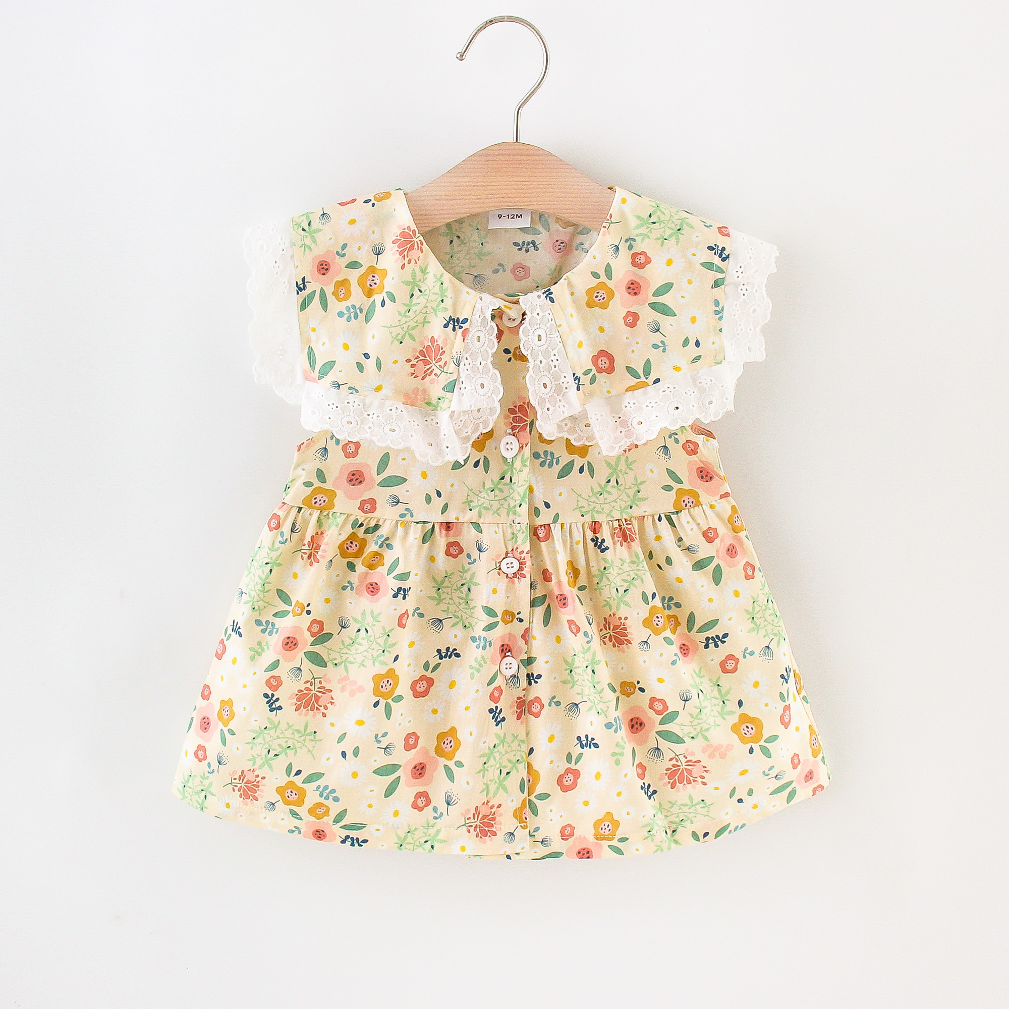 

Floral Print Sleeveless Apricot Baby Dress