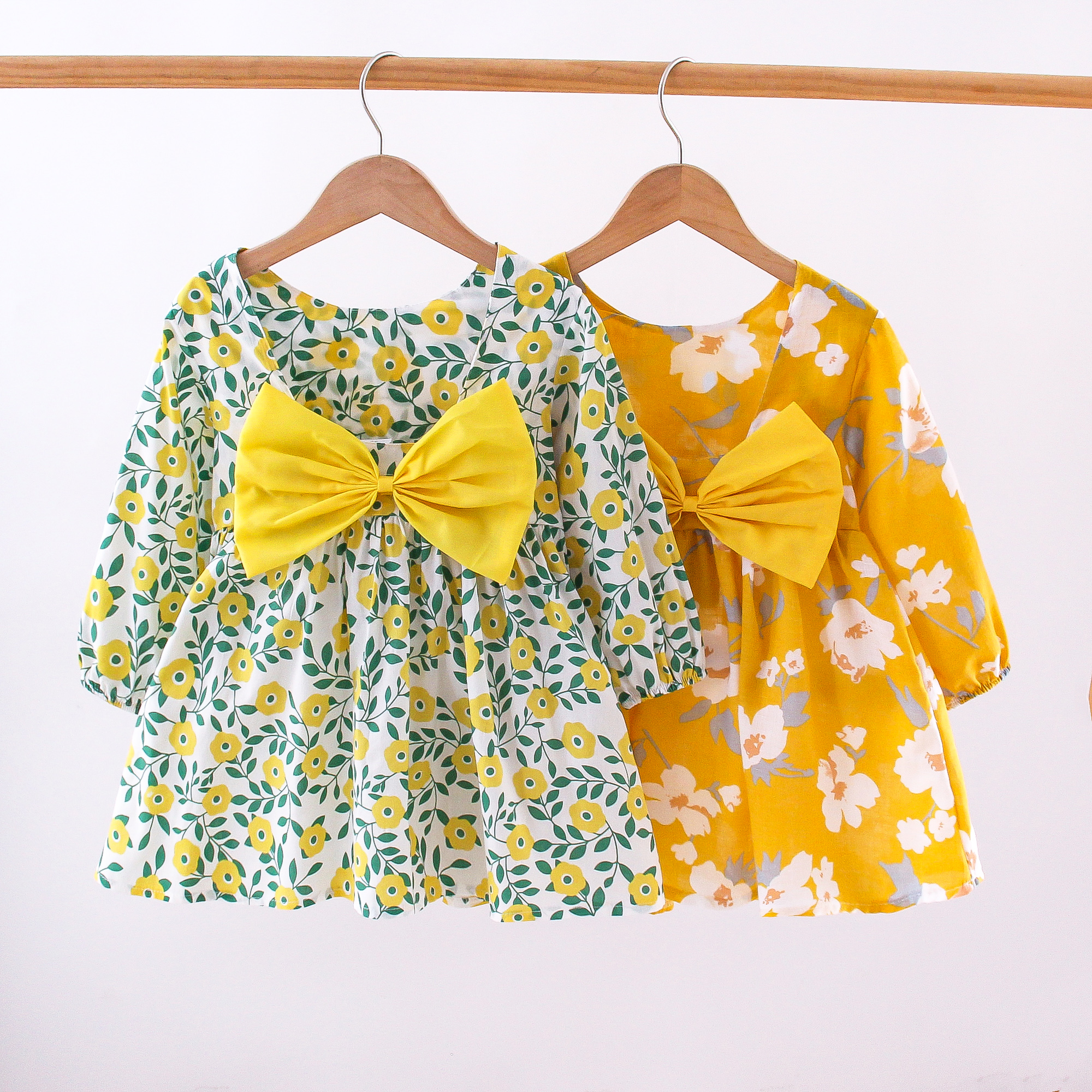 

Toddler Girl Floral Print Bowknot Design Square Neck Long-sleeve Dress