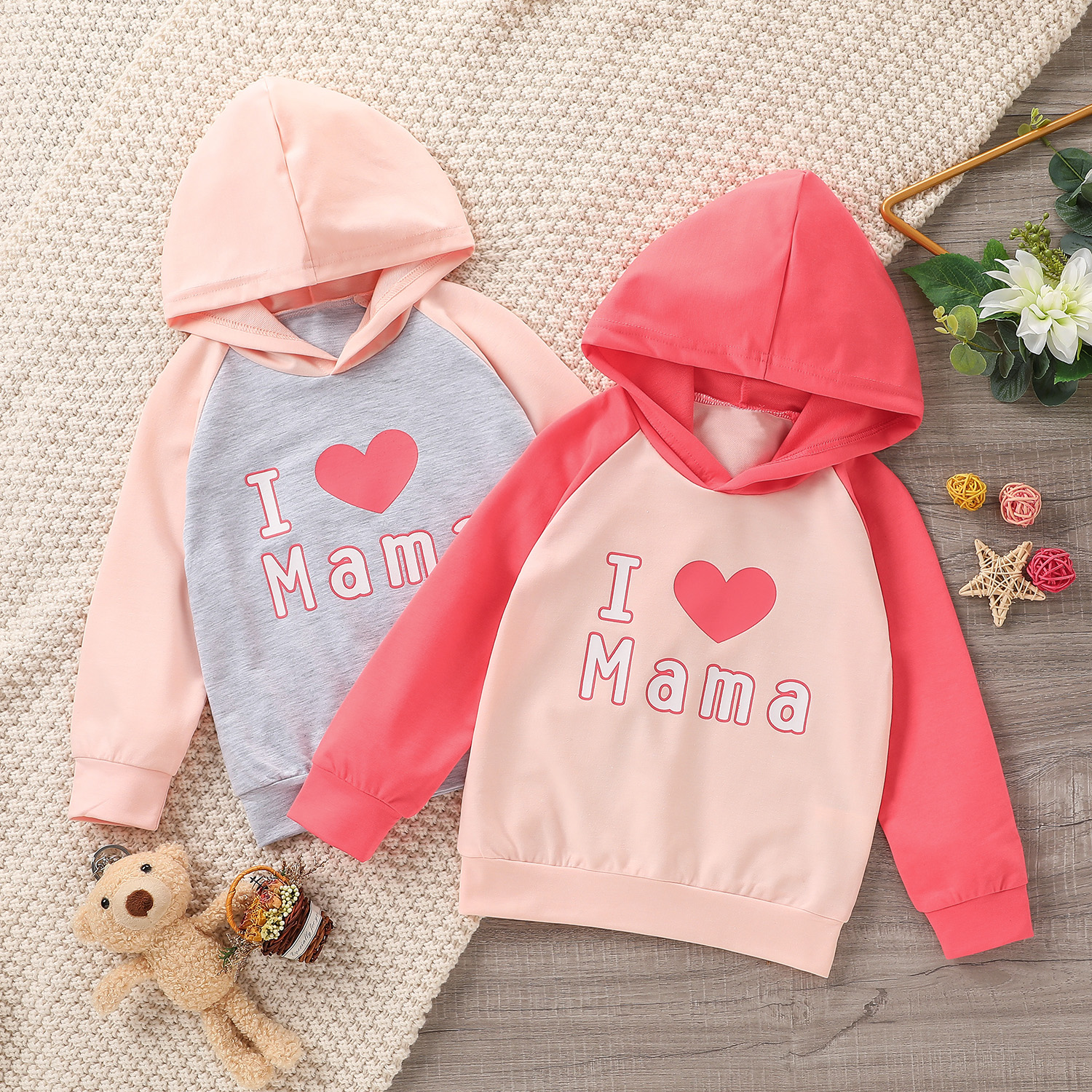 

Toddler Girl Letter Heart Print Colorblock Hoodie Sweatshirt