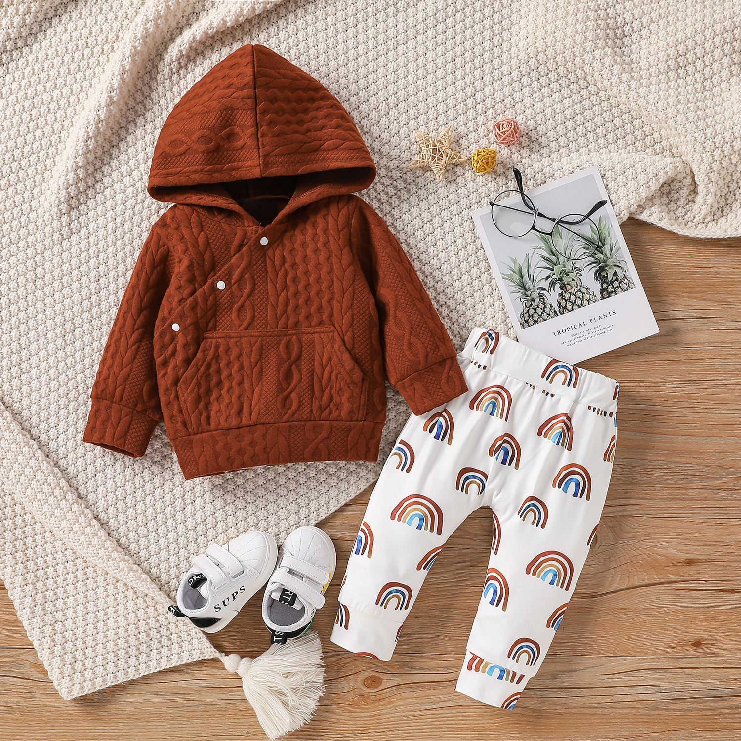 

2pcs Baby Boy/Girl Brown Textured Long-sleeve Hoodie and Rainbow Print Trousers Set
