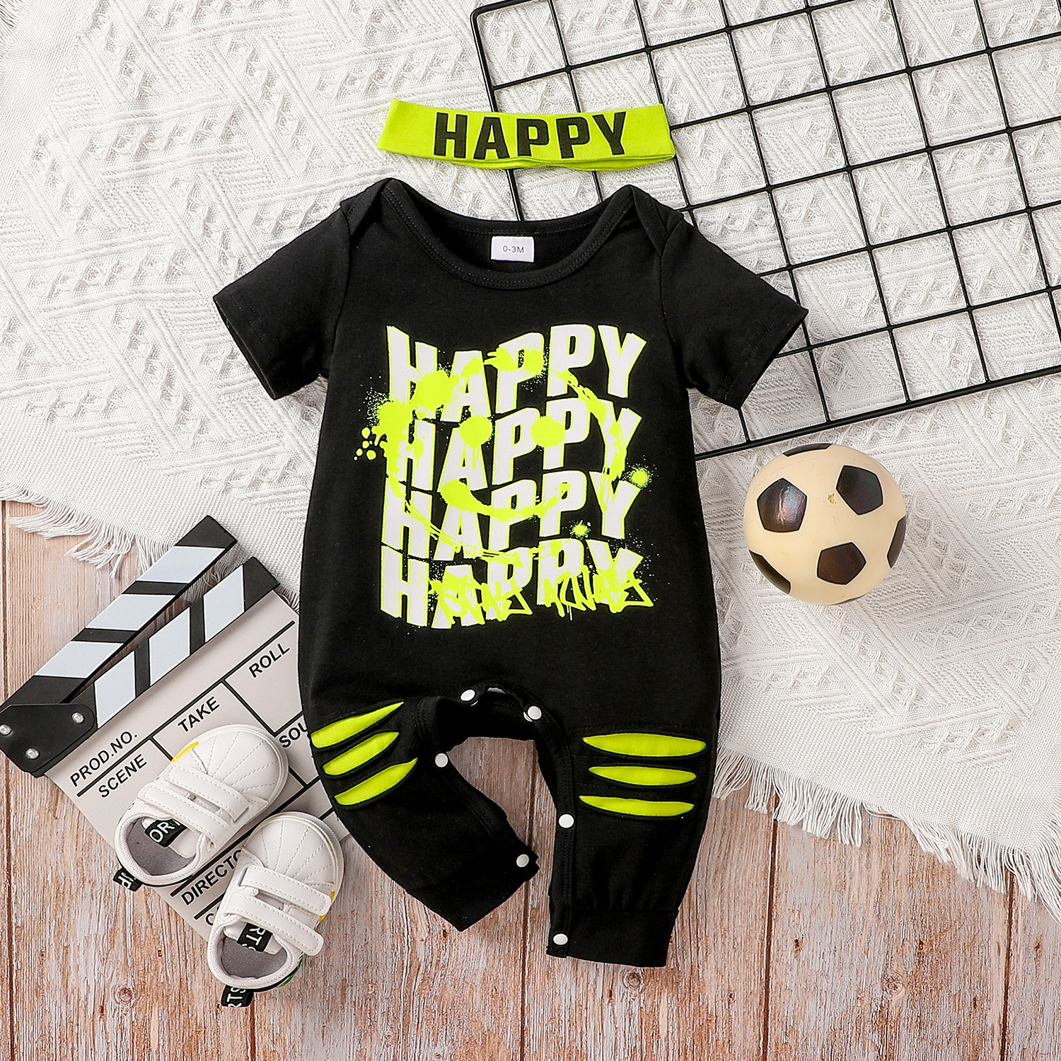 

Baby Boy Black Short-sleeve Letter Print Ripped Jumpsuit