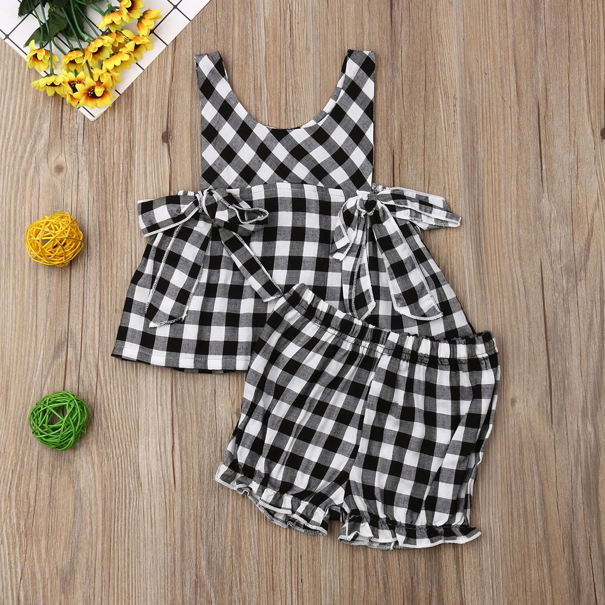 

Baby / Toddler Classic Plaid Style Bowknot Decor Top and Shorts Set