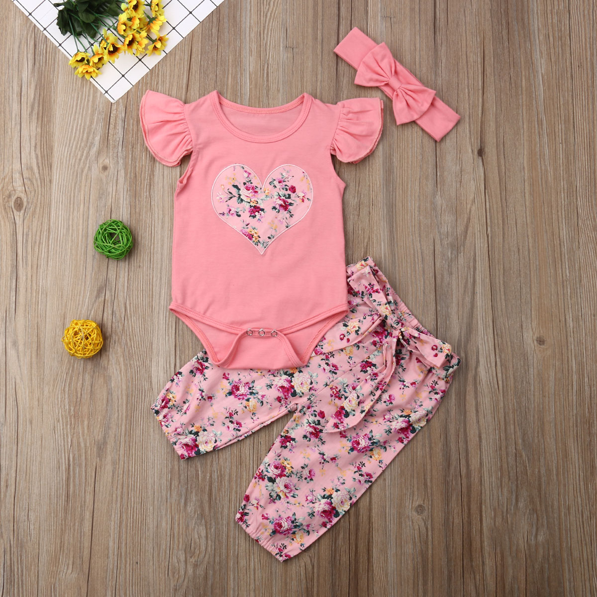 

3-piece Baby Stylish Ruffle-sleeve Bodysuit and Floral Print Pants with Headband Set