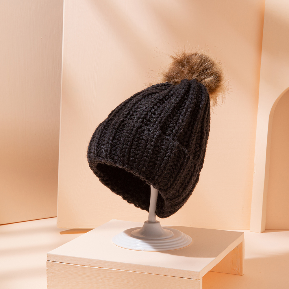

Baby / Toddler Solid Pompon Knitted Hat