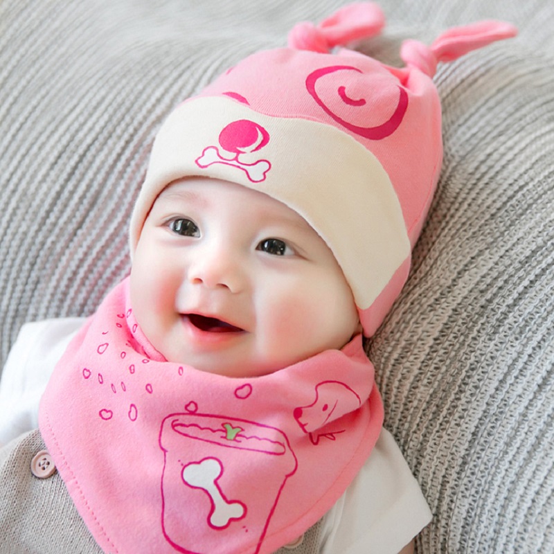 

2-piece Baby Cartoon Adorable Rabbit Ear Hat with Bib Set