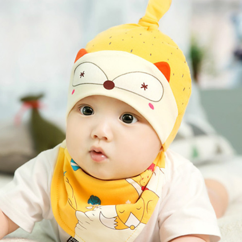 

2-piece Baby Adorable Hat and Bib
