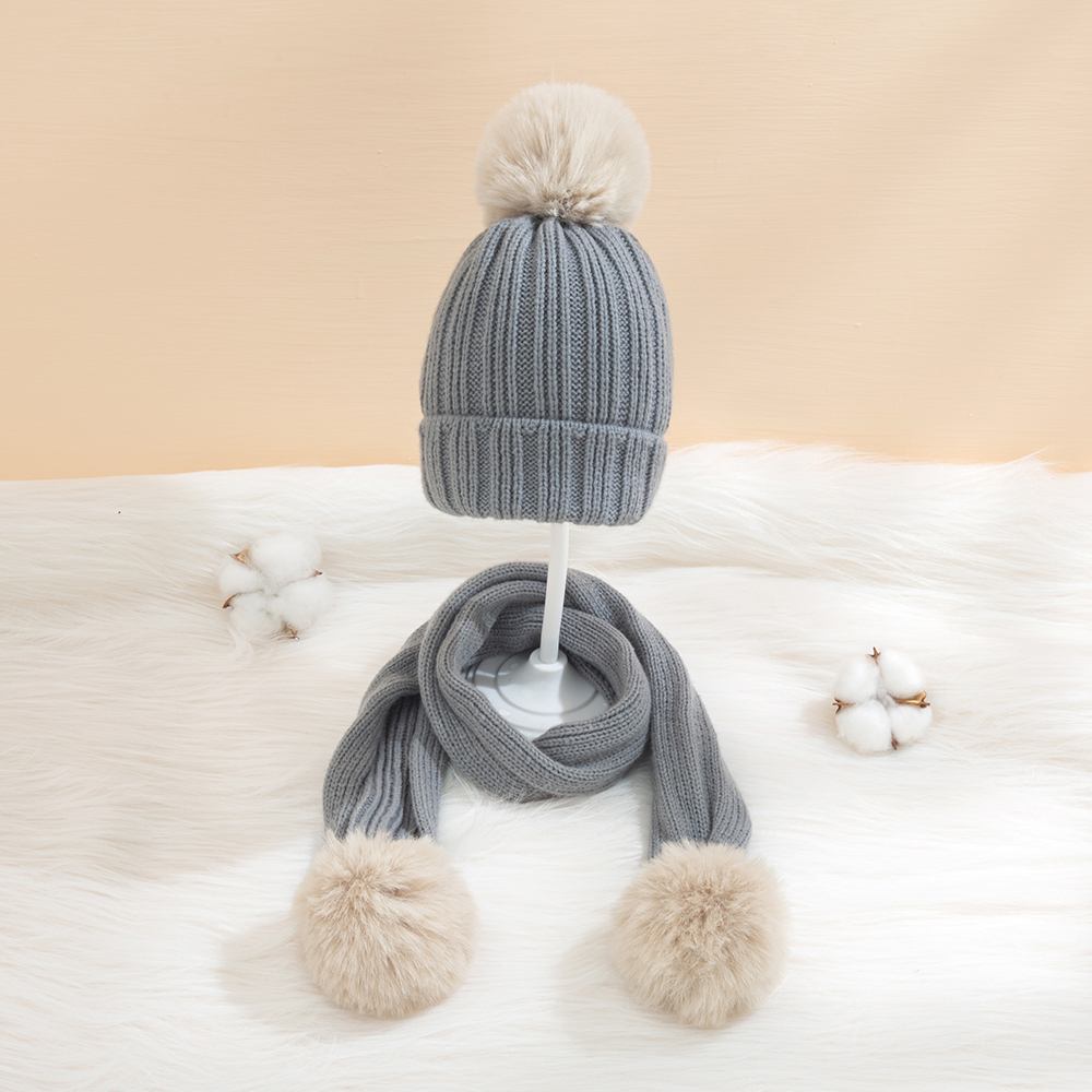 

2-piece Baby / Toddler Solid Pompon Knitted Hat with Scarf Set