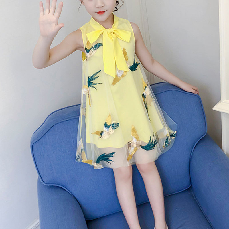 

Girl Chinese style Cheongsam