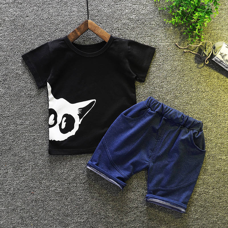 

Baby / Toddler Lovely Cat Print Tee and Solid Shorts Set