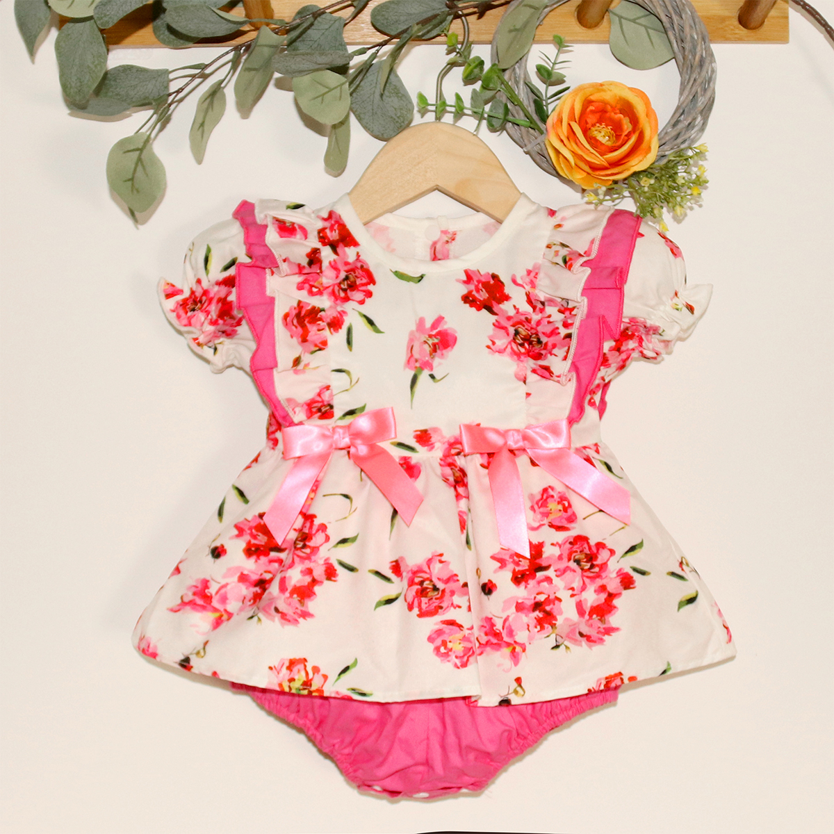 

Baby Floral Bowknot Ruffled Rompers