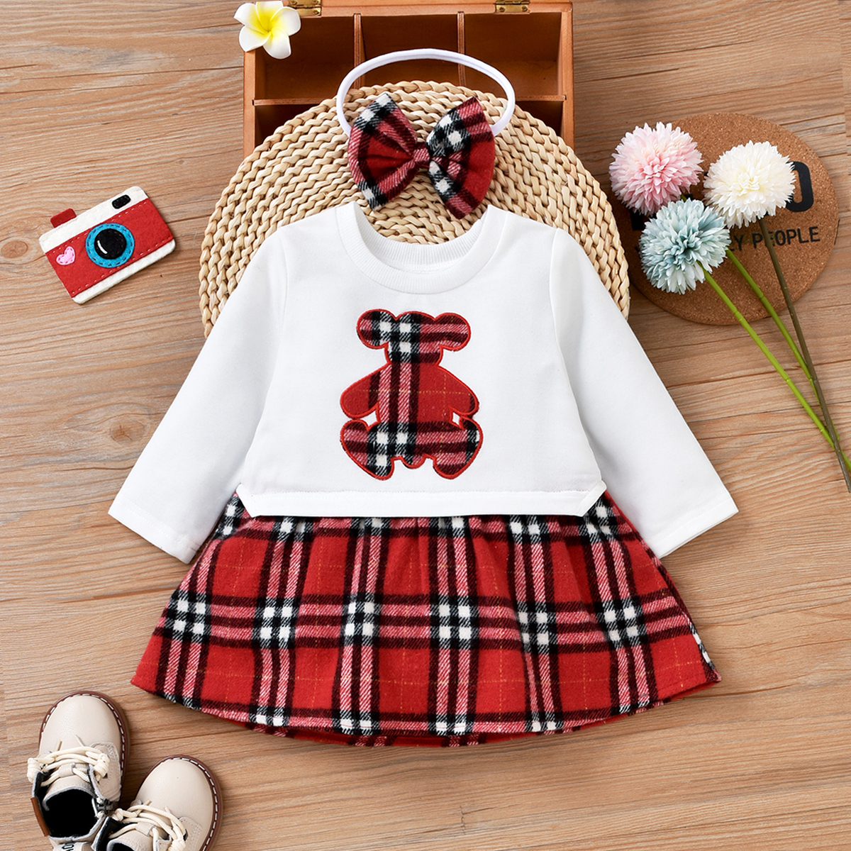 

2pcs Baby Girl Red Plaid Cartoon Bear Pattern Long-sleeve Splicing Dress Set