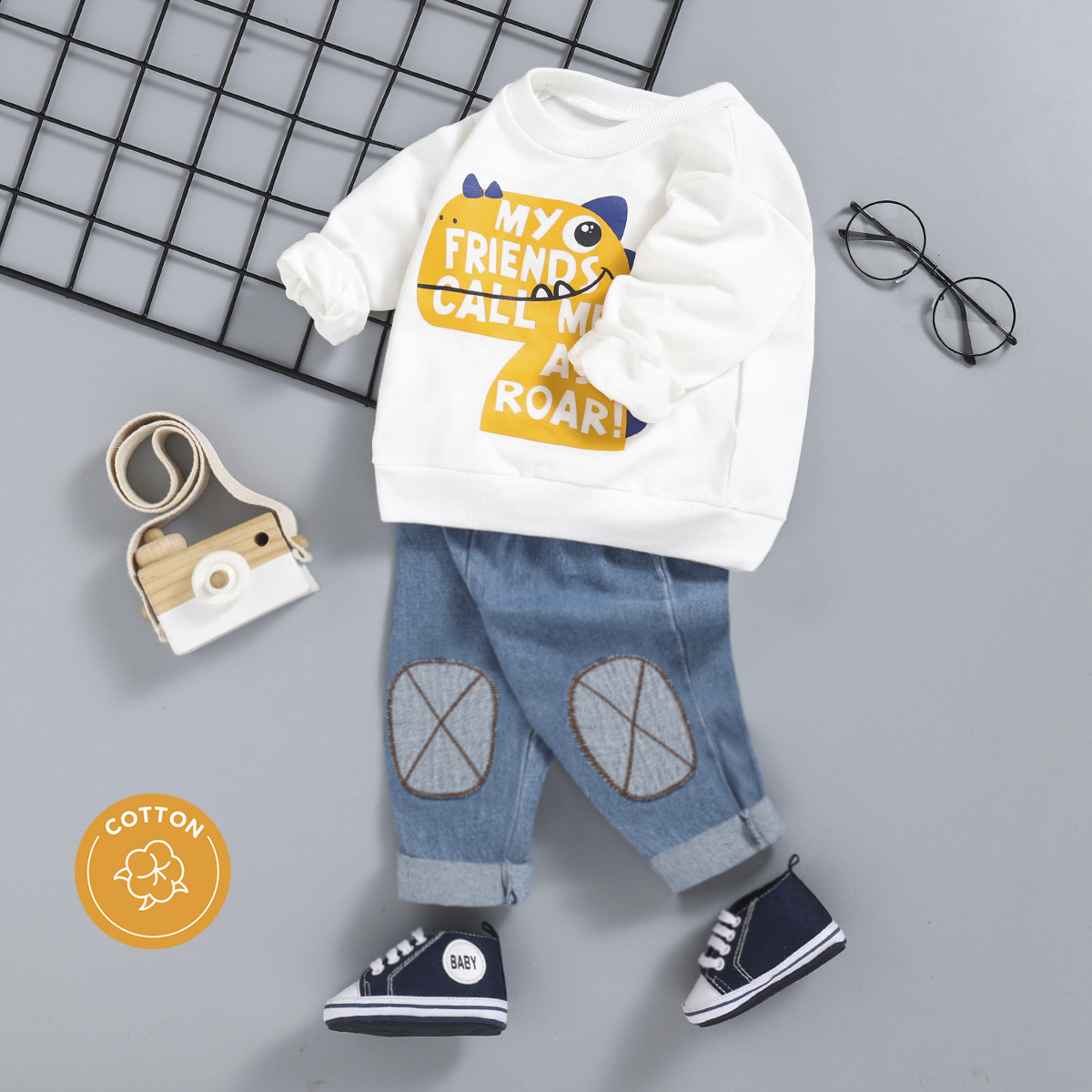 

2pcs Baby Boy/Girl 100% Cotton Jeans and Cartoon Dinosaur & Letter Print Long-sleeve Sweatshirt Set