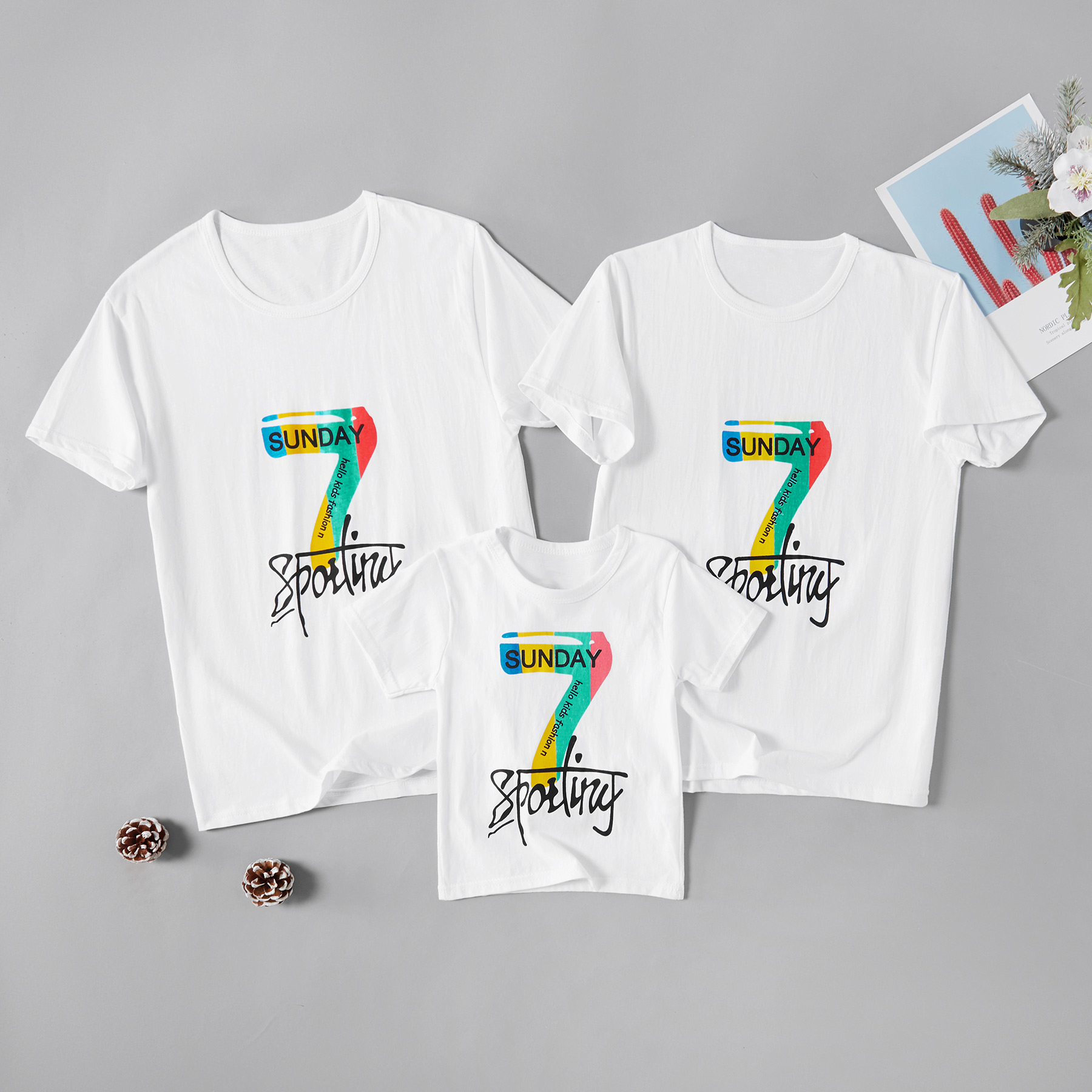

Numeral and Letter Print Family Matching T-shirts