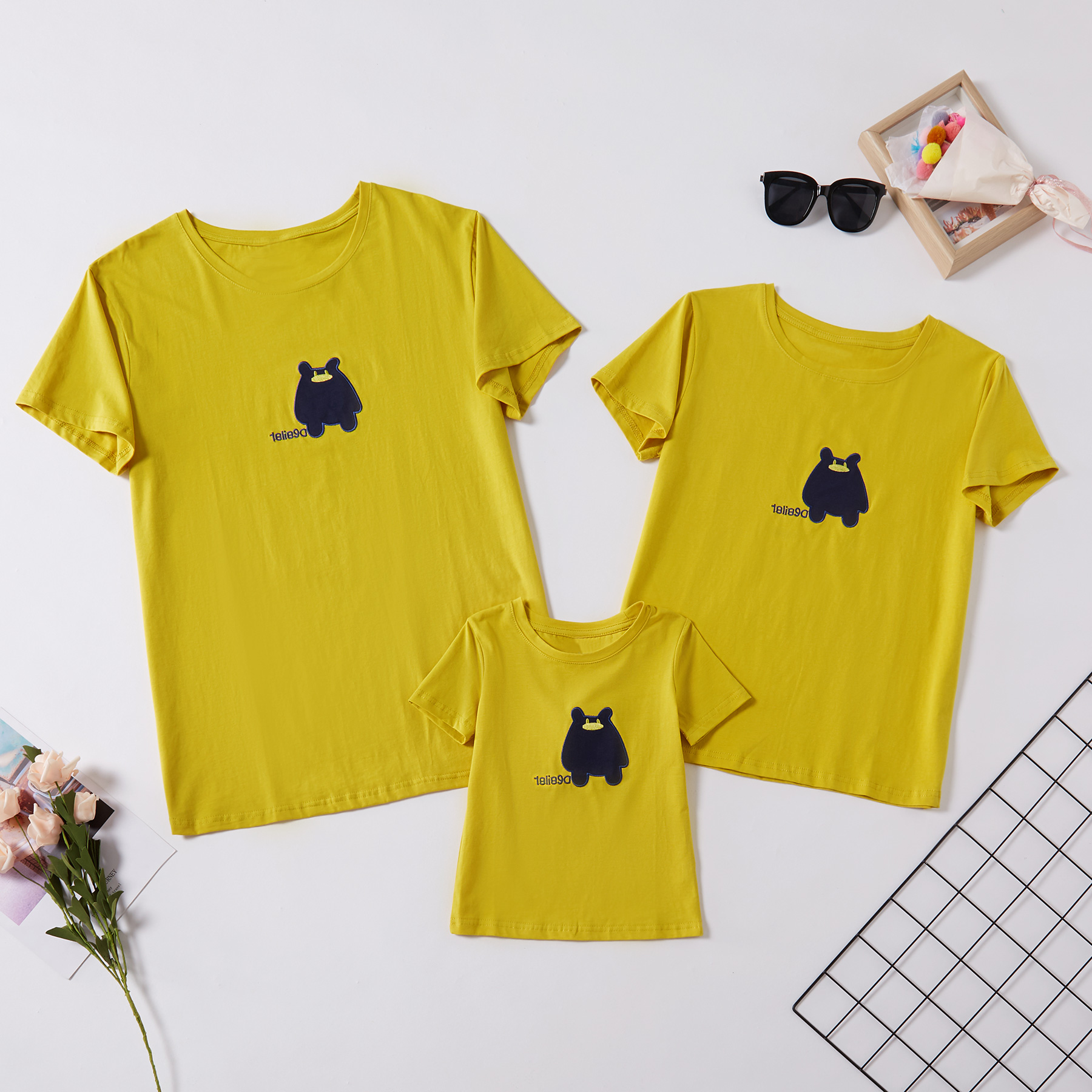

Cartoon Print Solid Tee for Family