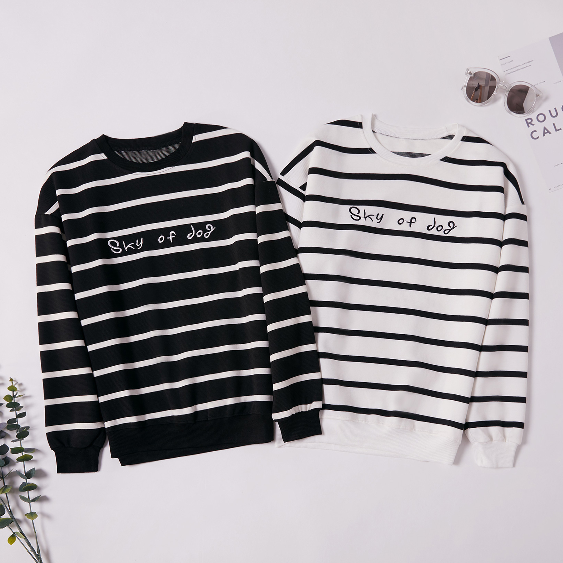 

Striped Long-sleeved Couple Sweatshirts