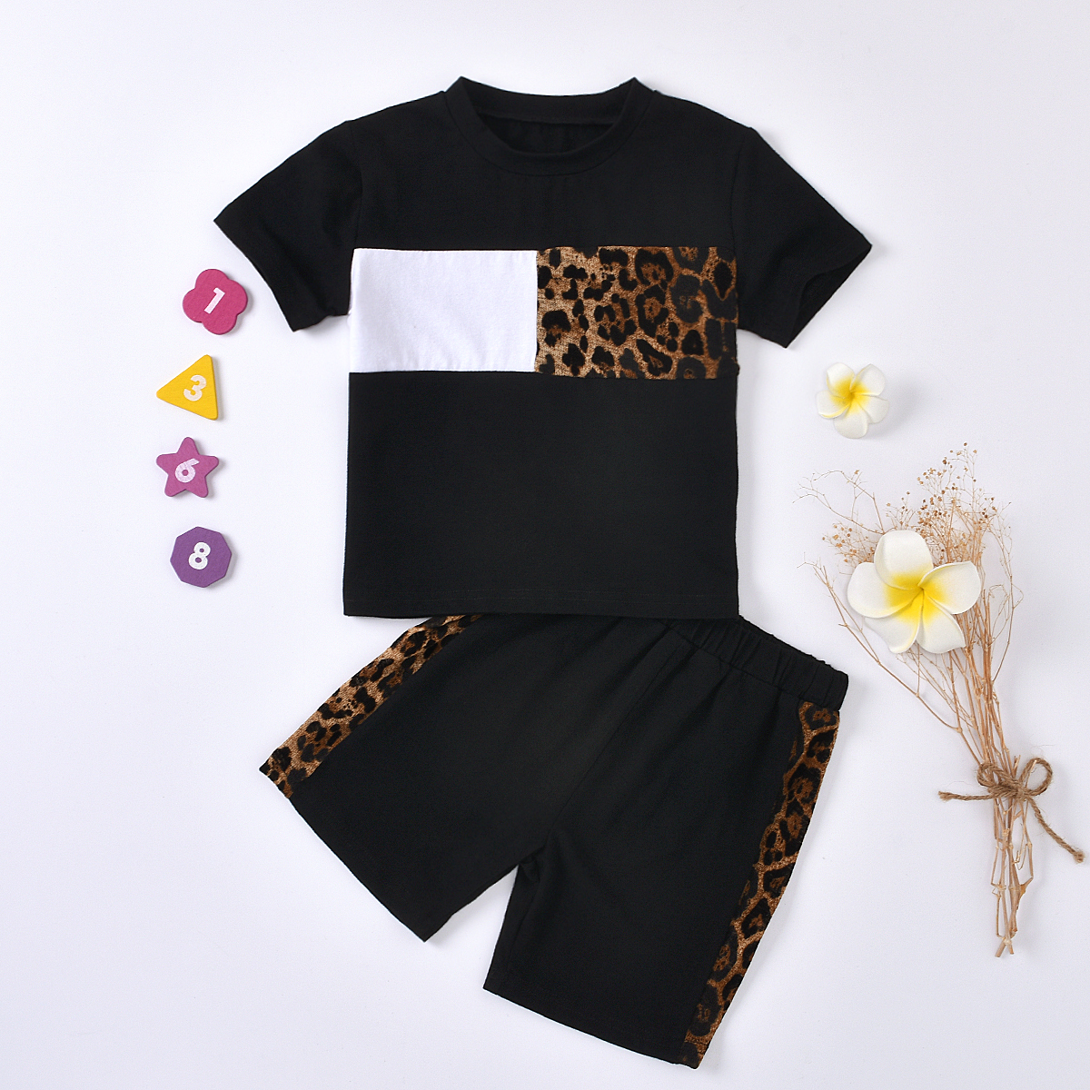 

2-piece Toddler Girl Stylish Leopard Print Top and Shorts Set