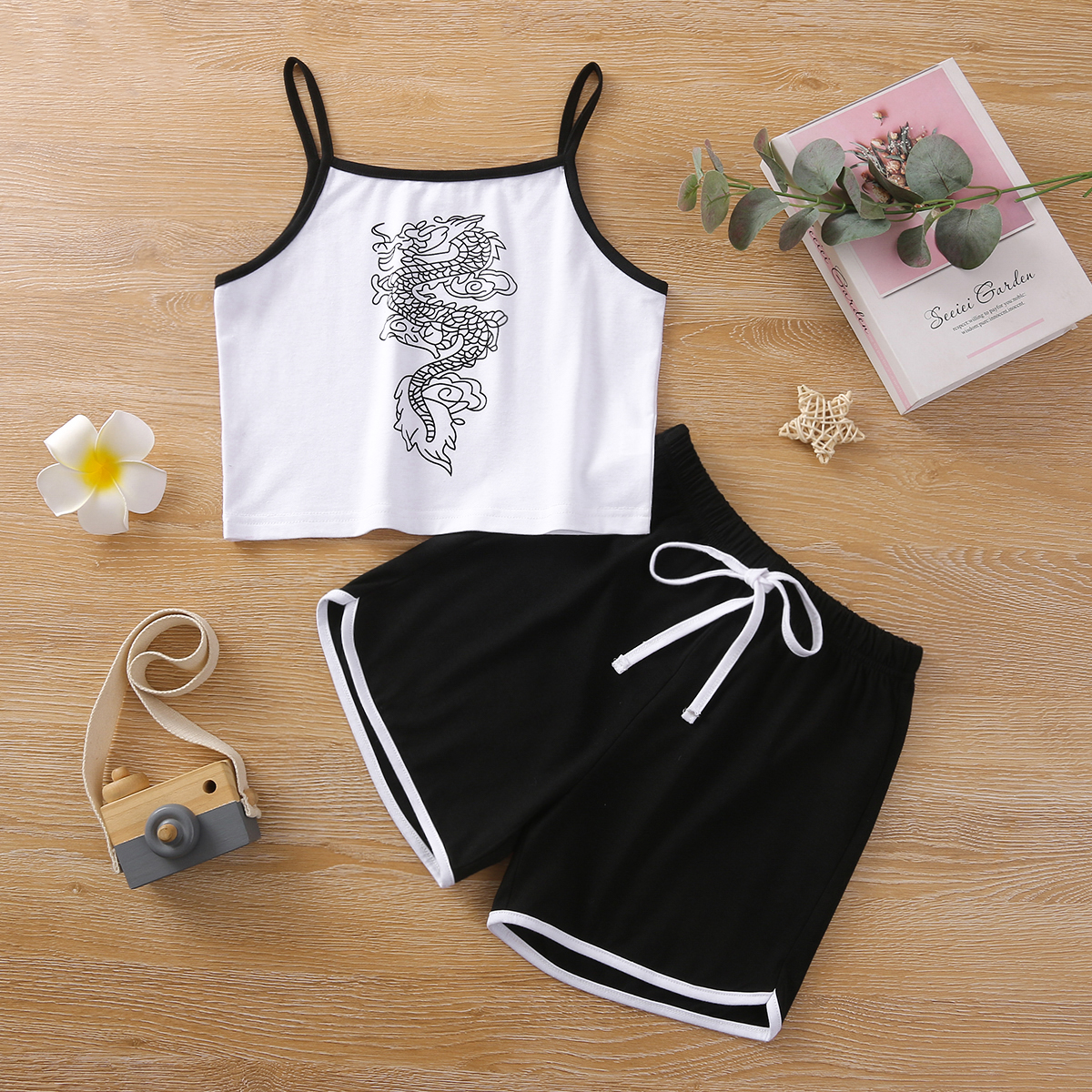 

Fashionable Kid Girl Animal Print Sports Suits