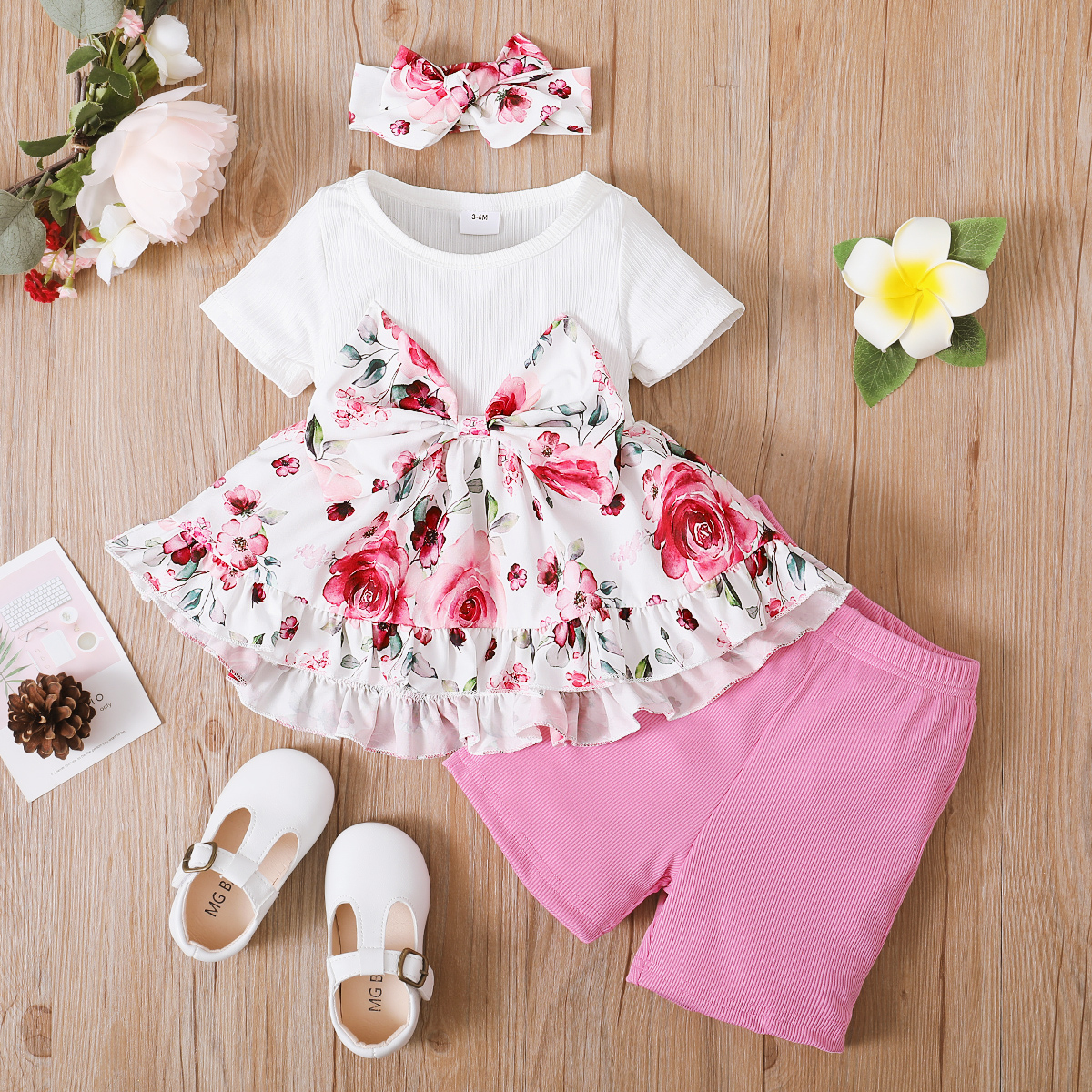 

3pcs Baby Girl Ribbed Short-sleeve Splicing Floral Print Bowknot Ruffle Dress and Shorts with Headband Set