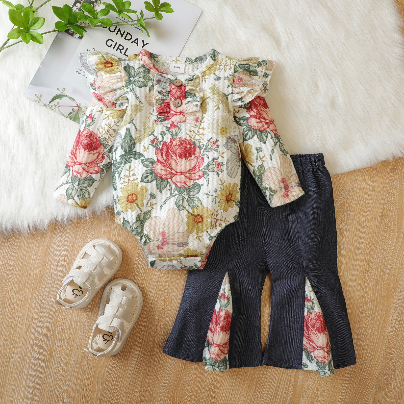 

2pcs Baby Floral Print Ruffle Long-sleeve Romper and Denim Bell Bottom Pants Set