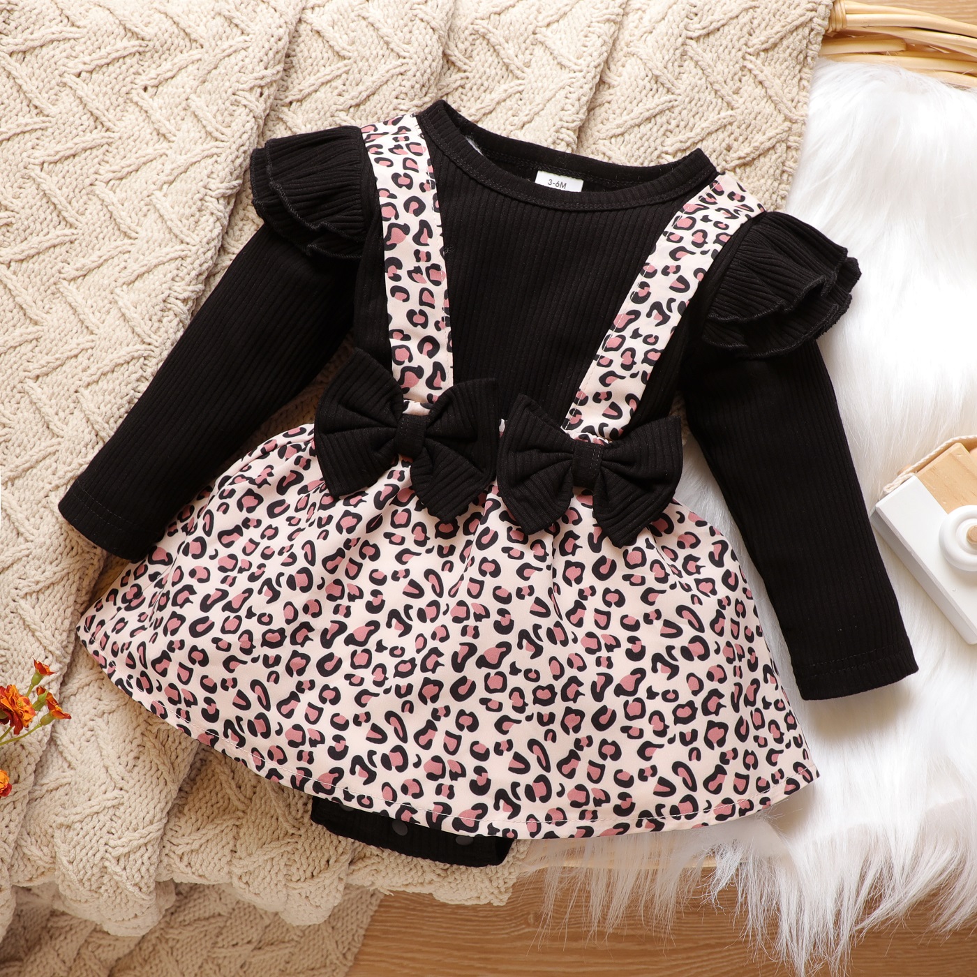 

Baby Girl Black Ribbed Ruffle Long-sleeve Splicing Leopard Romper Dress