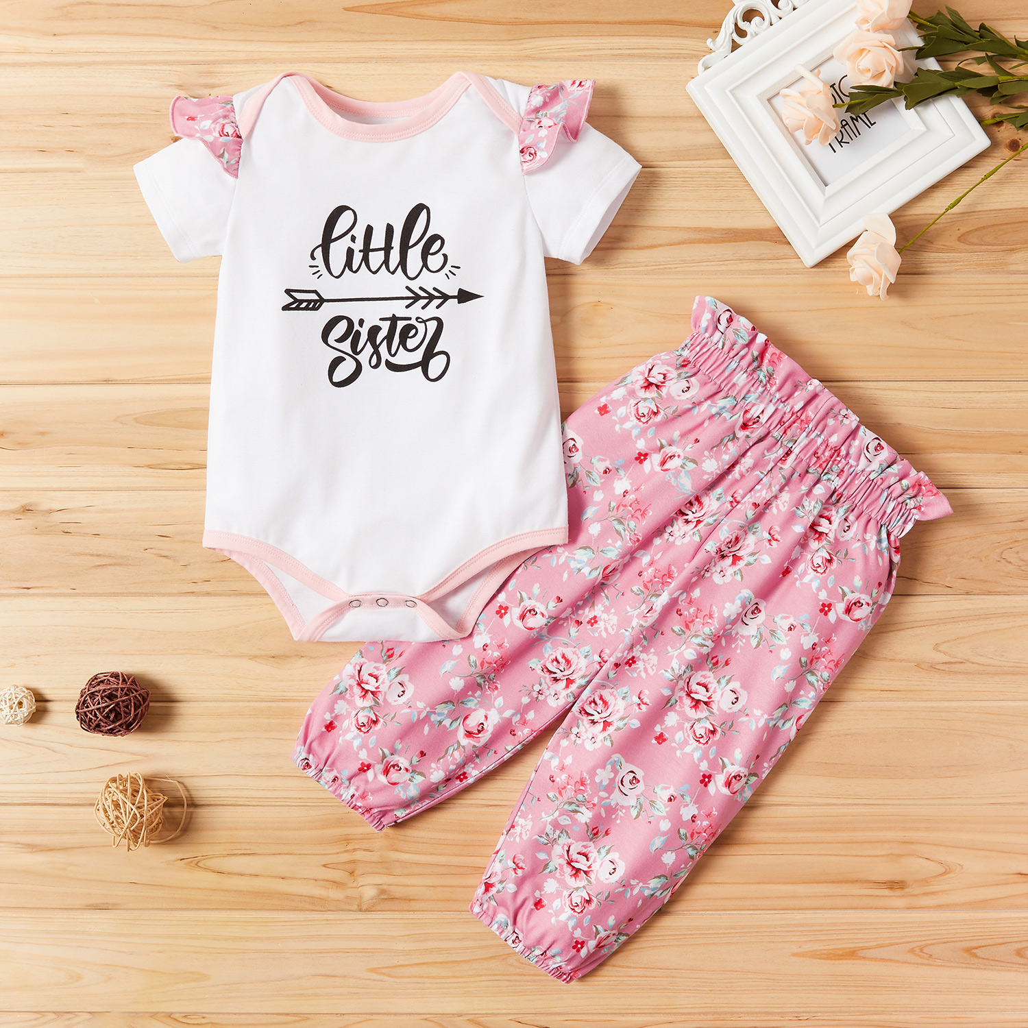 

Baby LITTLE SISTER Ruffled Floral Bodysuit and Pants Set