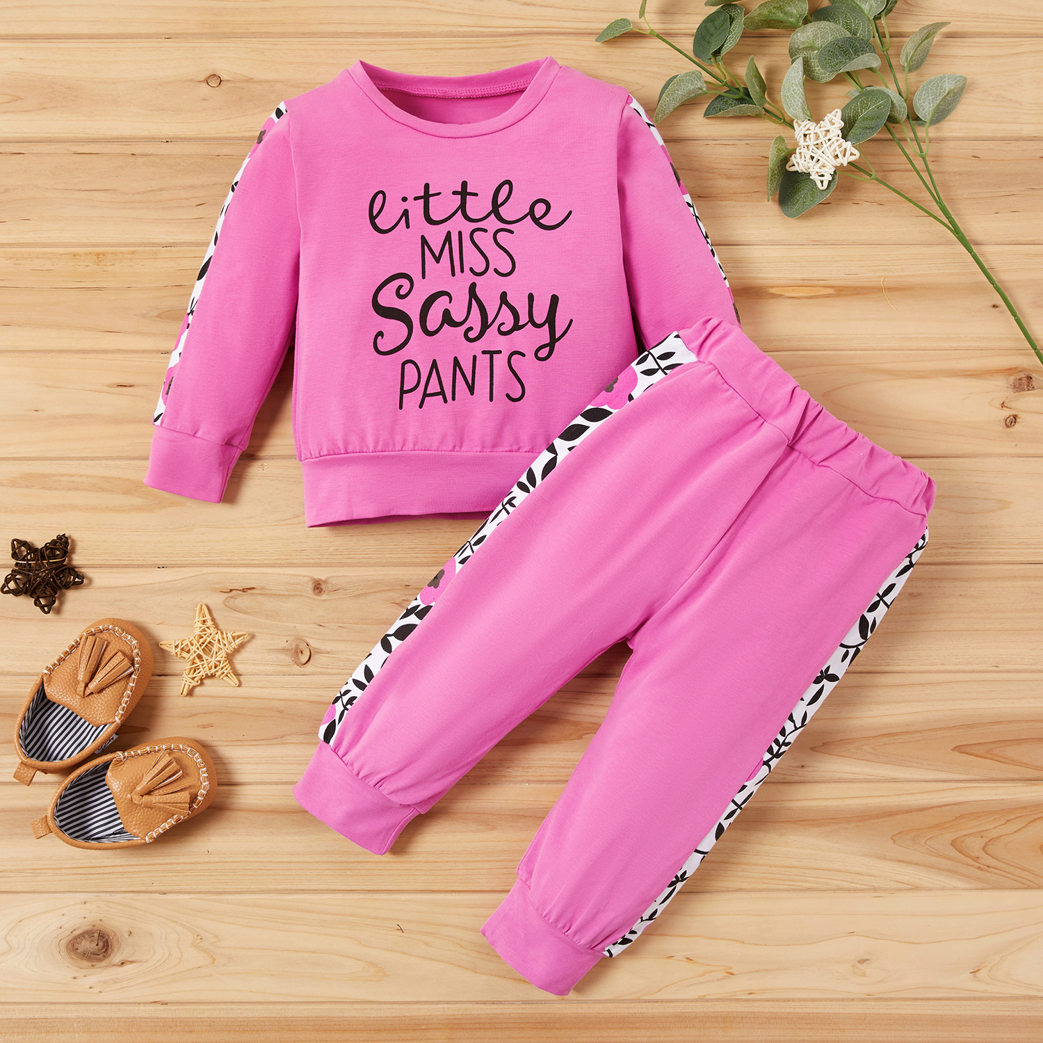 

Baby Girl Letter Print Sweatshirt and Pants Set
