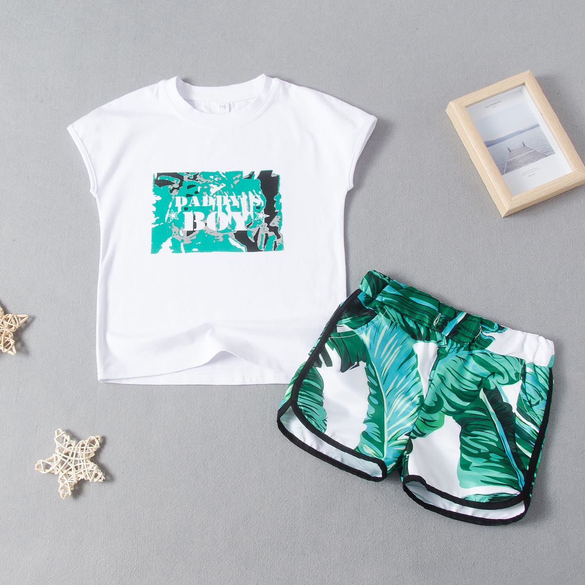 

2-piece Baby / Toddler Boy Letter Print Tee and Leaf Shorts Sets