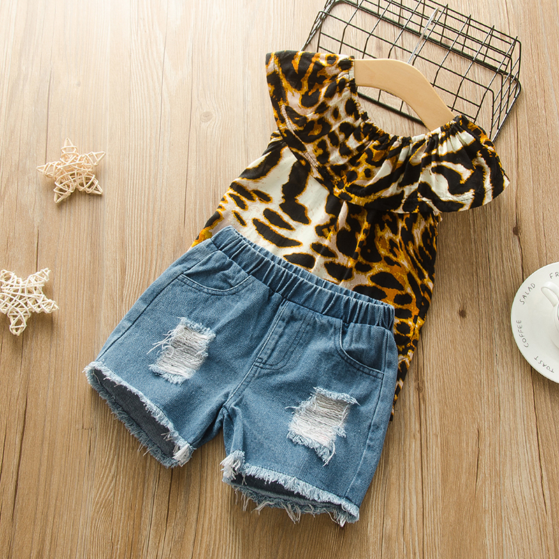 

2-piece Baby / Toddler Girl Leopard Print Off Shoulder Top and Denim Shorts Set