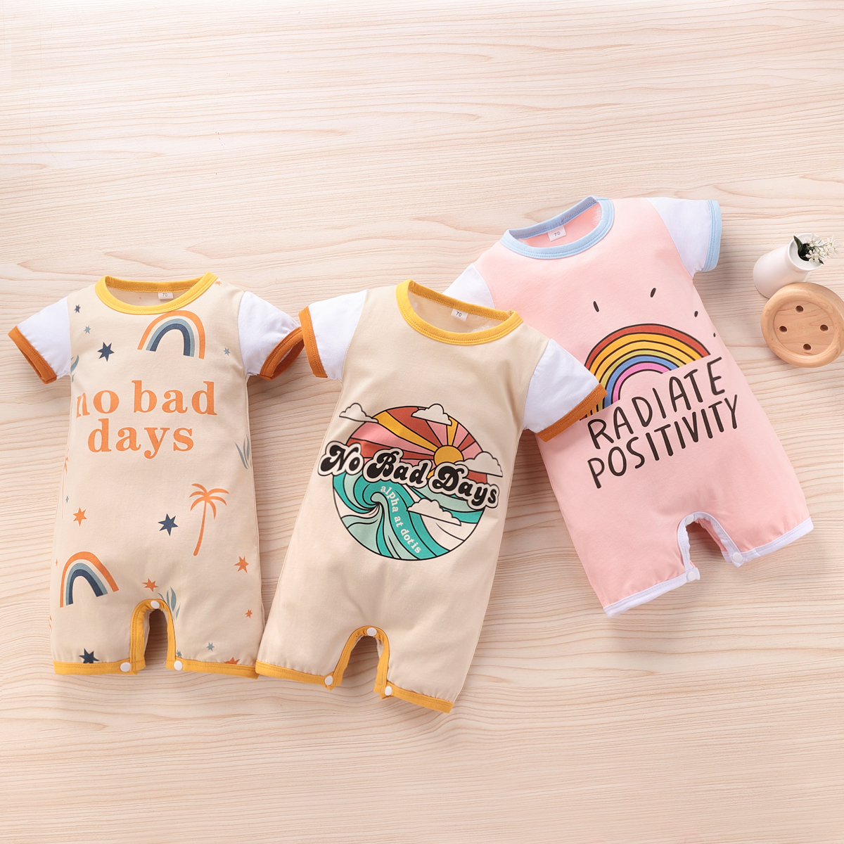 

Baby Letter Stylish Splice Bodysuits