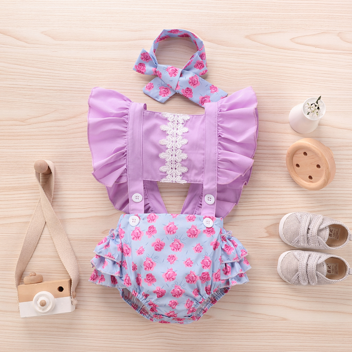 

2pcs Baby Girl Sweet Floral Rompers & Bodysuits