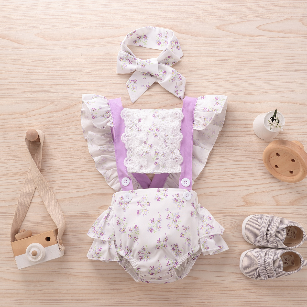 

2pcs Pretty Baby Girl Sleeveless Sweet Floral Rompers & Bodysuits