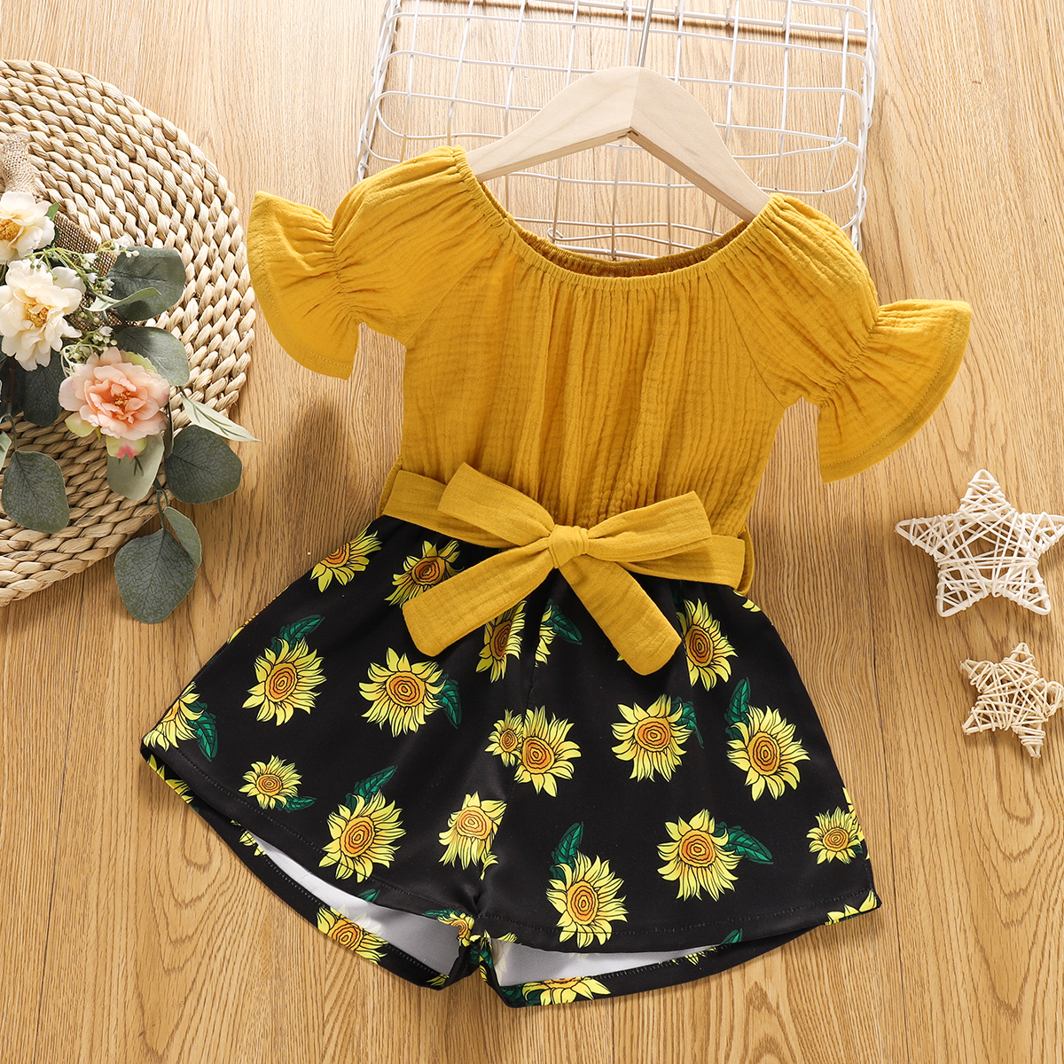 

Baby / Toddler Girl Ruffled Bow Sunflower Jumpsuit