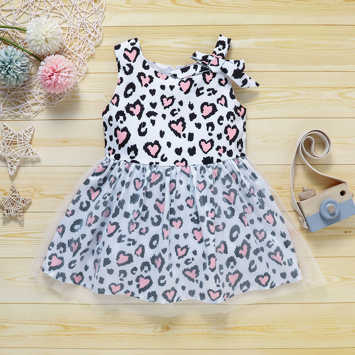 

Toddler Girl Heart Leopard Print Mesh Splice Dress