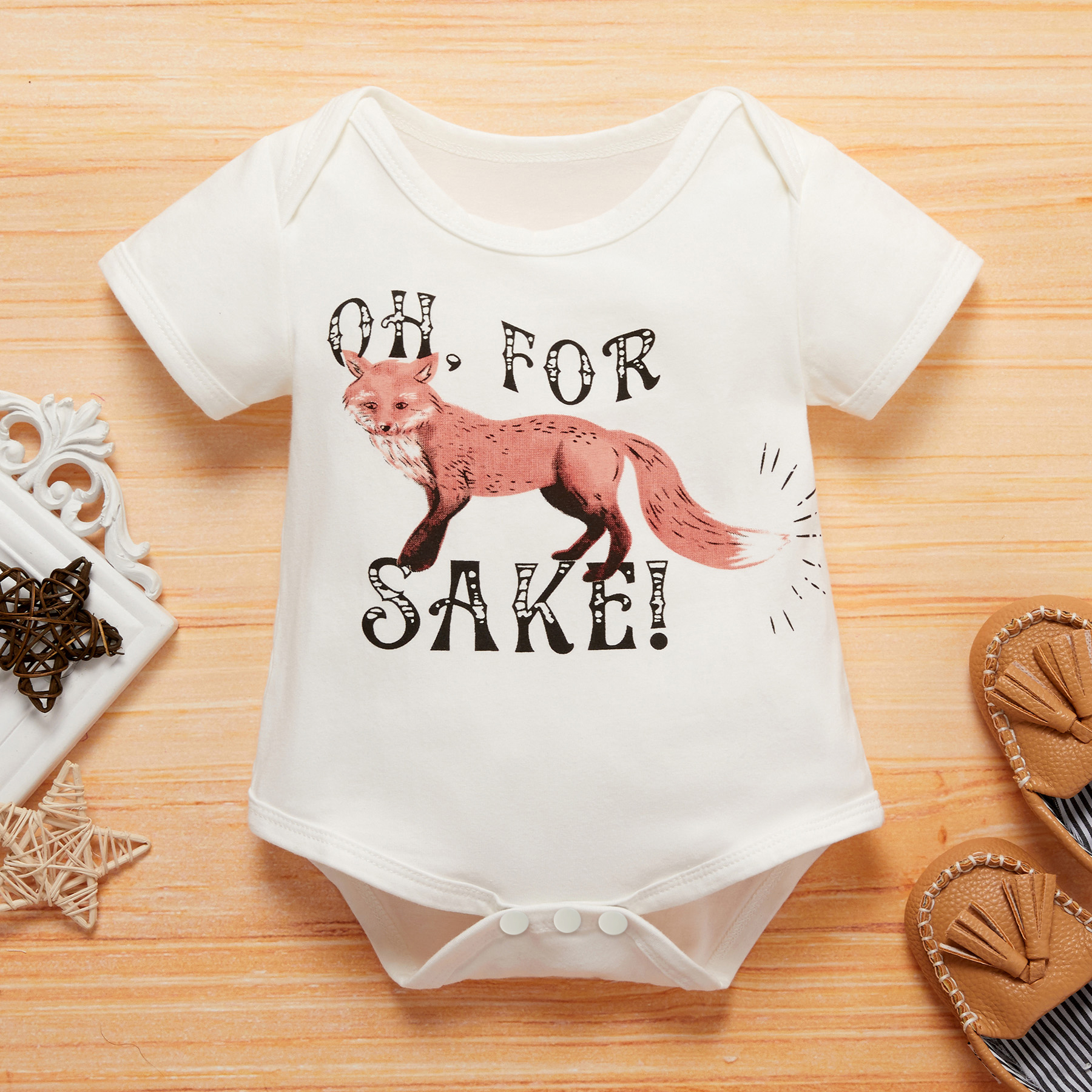 

Fox Letter Print Short-sleeve Baby Romper