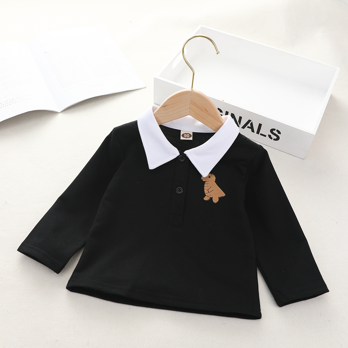 

Boy's embroidered dinosaur lapel long sleeve sweater