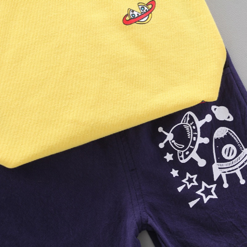 

Cartoon Print Short-sleeve Tee and Pants Set