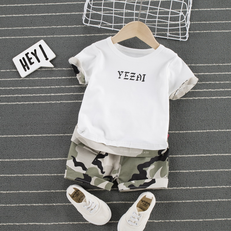 

Baby Casual Letter Print Top and Camouflage Shorts Set