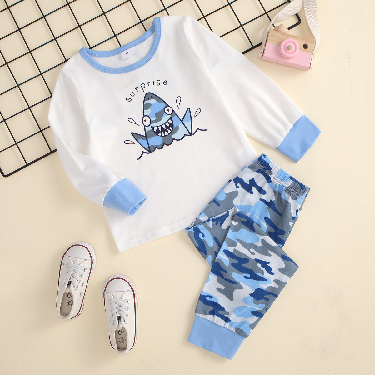 

2-piece Toddler Boy Letter Shark Print Long-sleeve Tee and Camouflage Pants Set