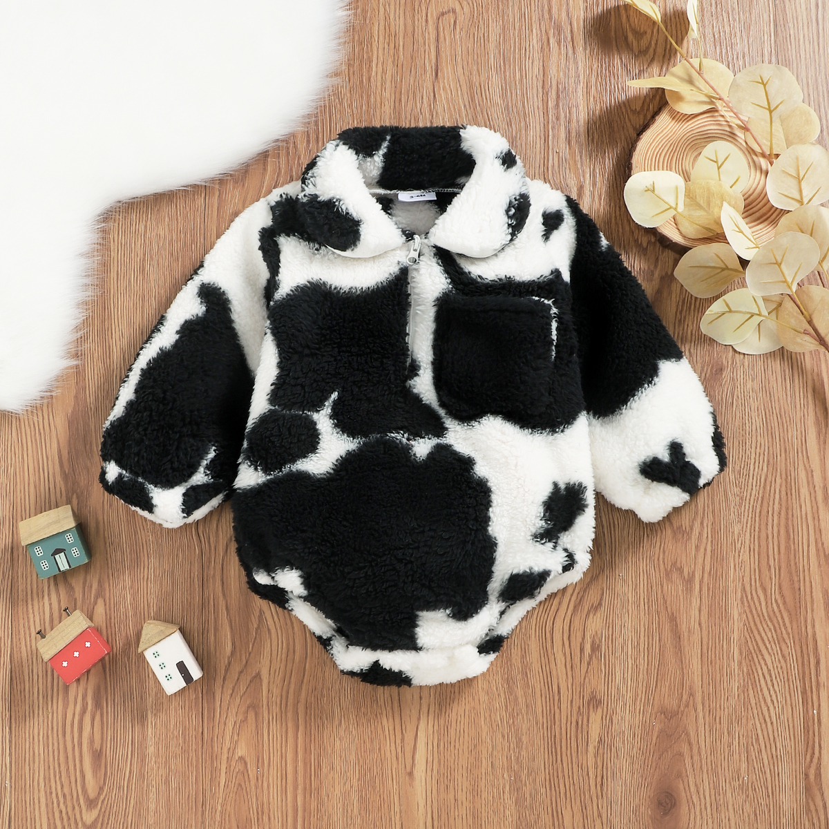 

Baby Girl Cow Print Thickened Fuzzy Fleece Lapel Long-sleeve Romper