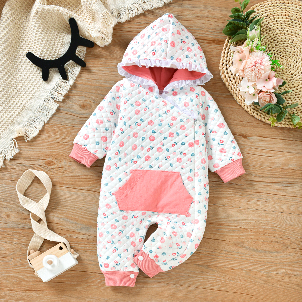 

Baby Girl All Over Pink Floral Print Quilted Long-sleeve Hooded Zip Jumpsuit