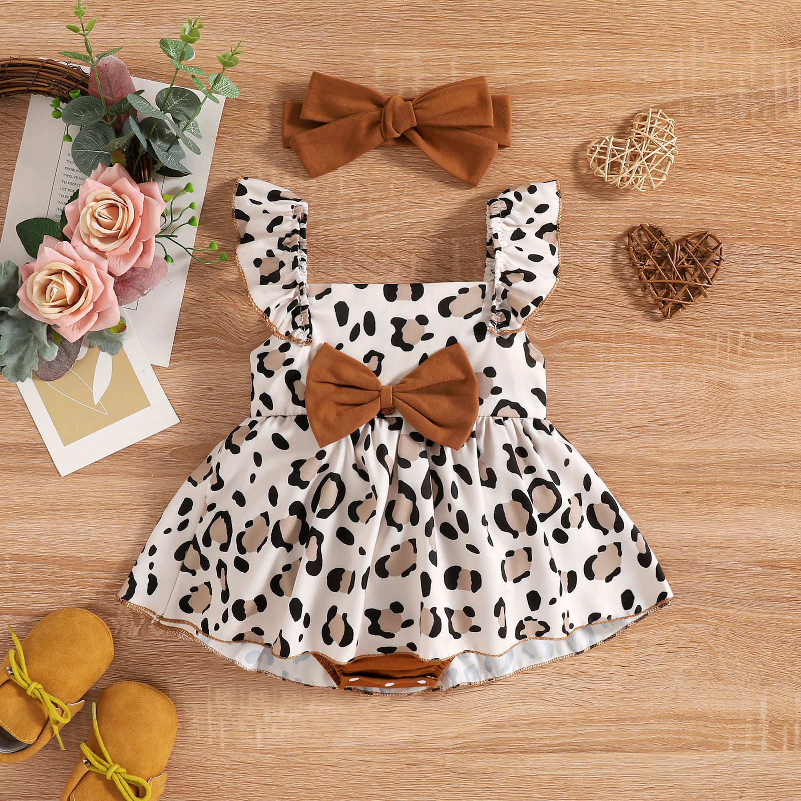 

2pcs Baby Girl Leopard Flutter-sleeve Bowknot Romper Dress with Headband Set
