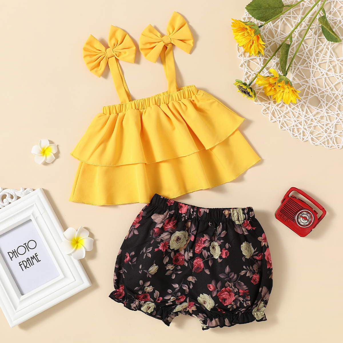 

2pcs Baby Sleeveless Bowknot Decor Floral Print Baby Set