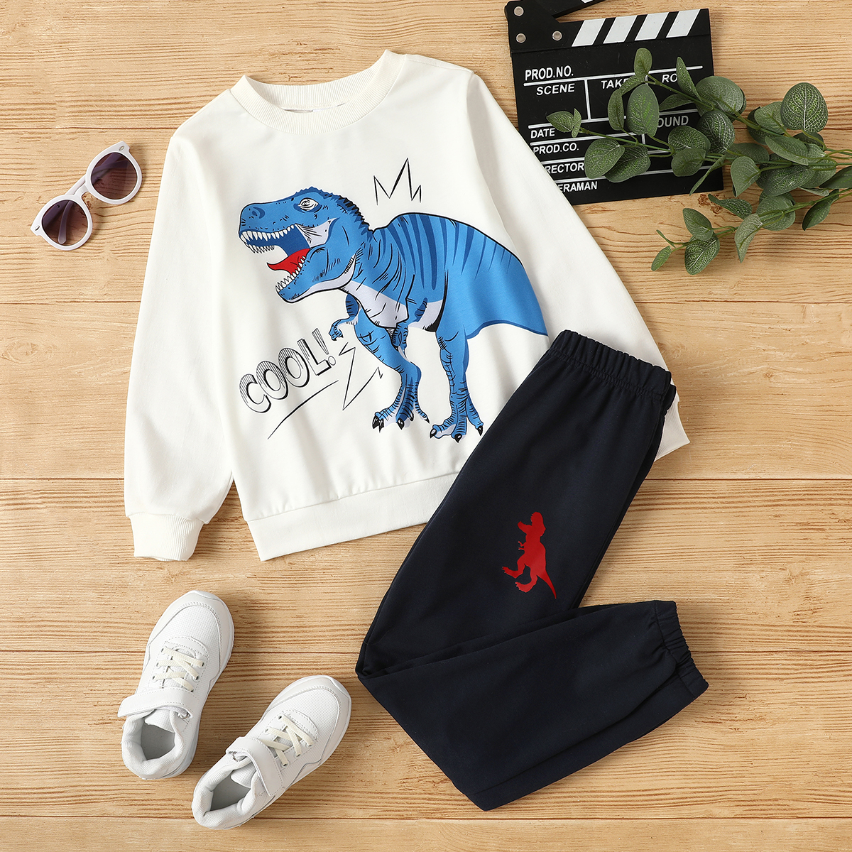 

2-piece Kid Boy Letter Animal Dinosaur Print Sweatshirt and Pants Casual Set