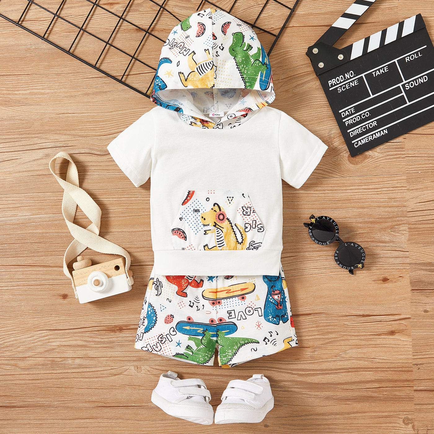 

2pcs Baby Boy Cartoon Dinosaur Print Hooded Short-sleeve Top and Shorts Set