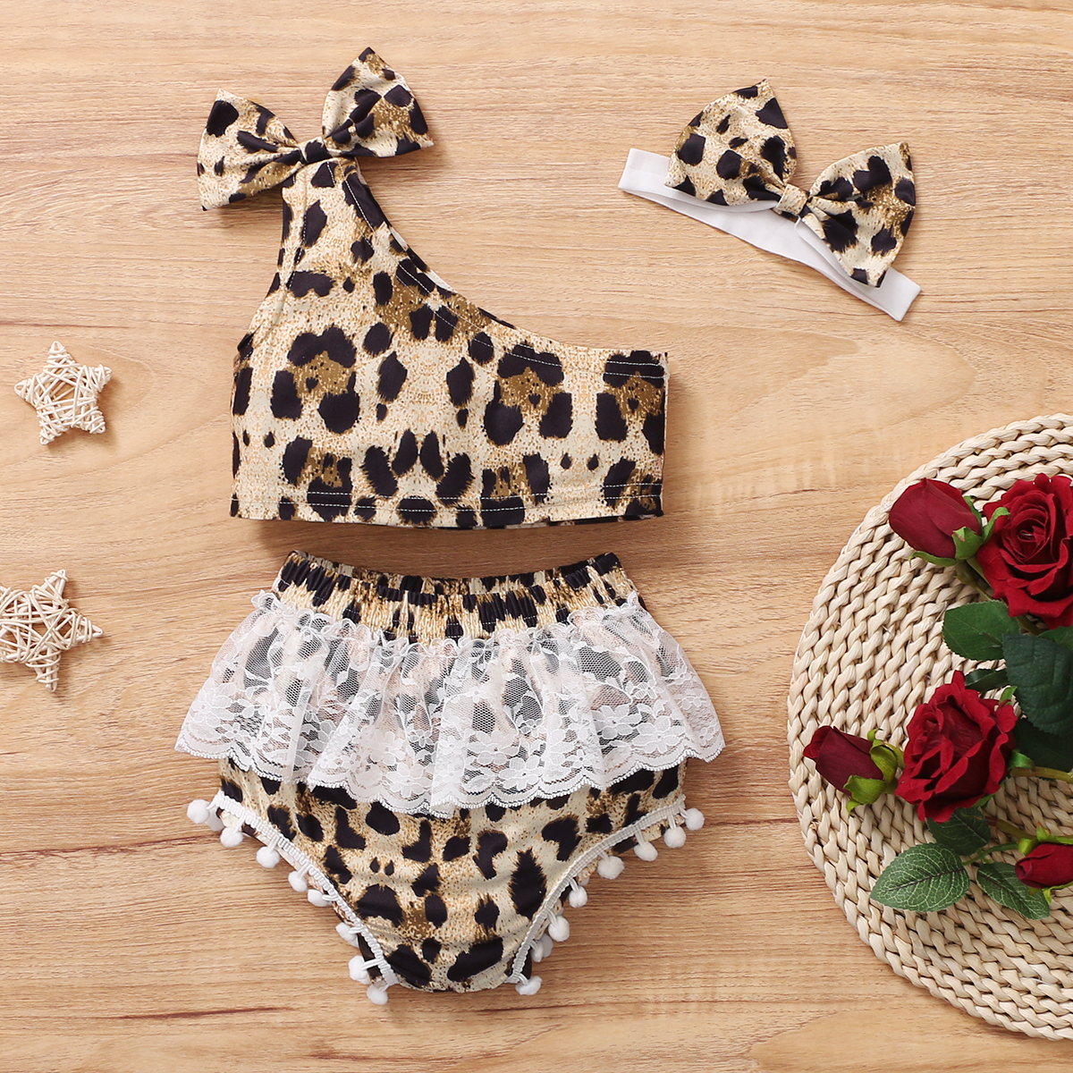 

3pcs Leopard Print Lace Bow Pompon Decor One Shoulder Sleeveless Baby Set