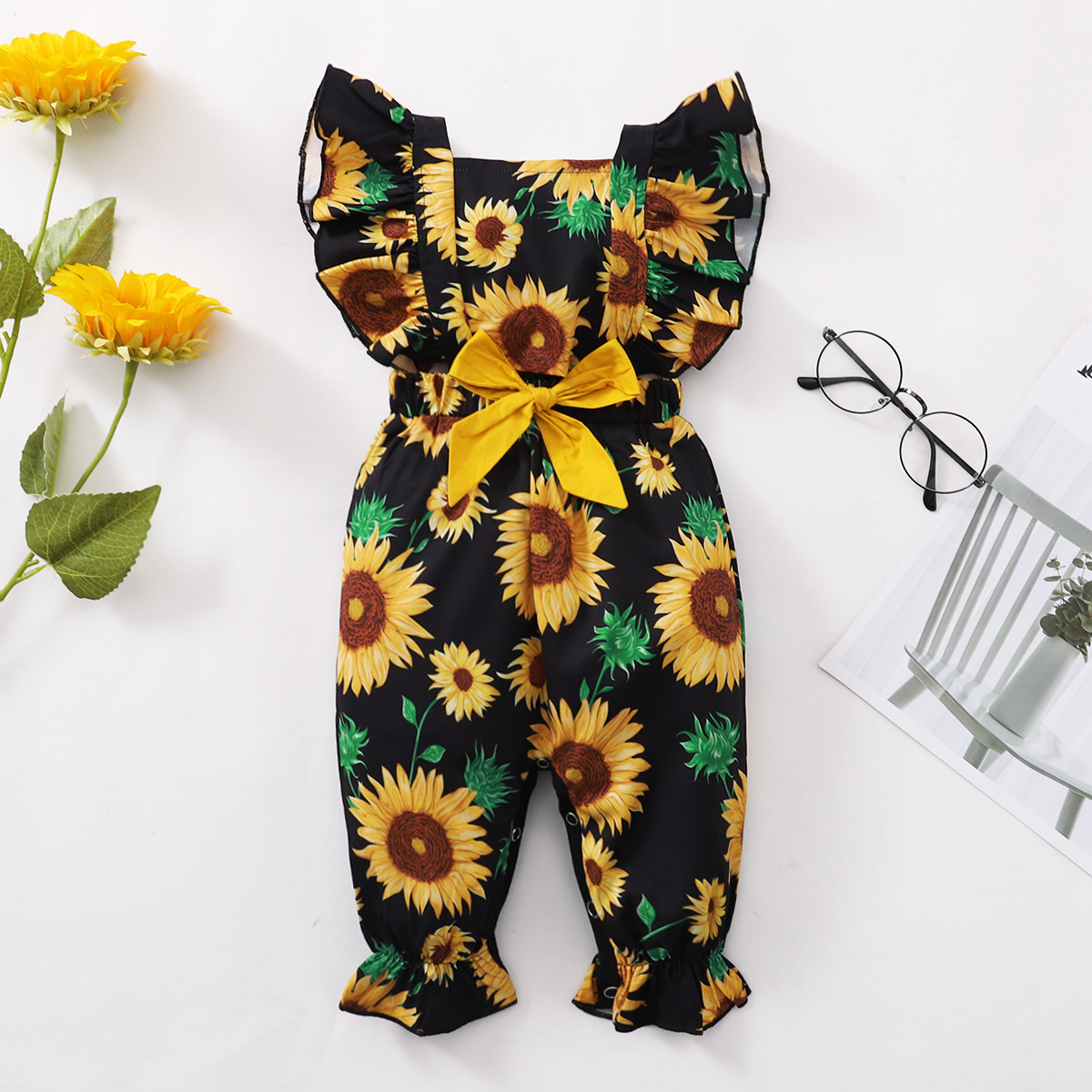 

Sunflower Print Flutter-sleeve Black Baby Suspender Jumpsuit