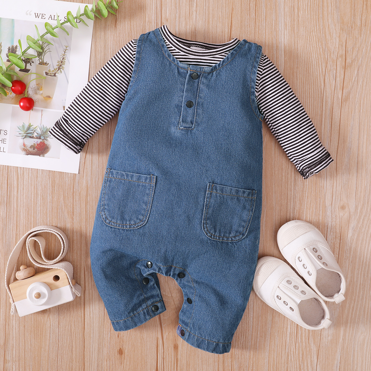 

2pcs Baby Girl Striped Long-sleeve T-shirt and Denim Jumpsuit Overalls Set