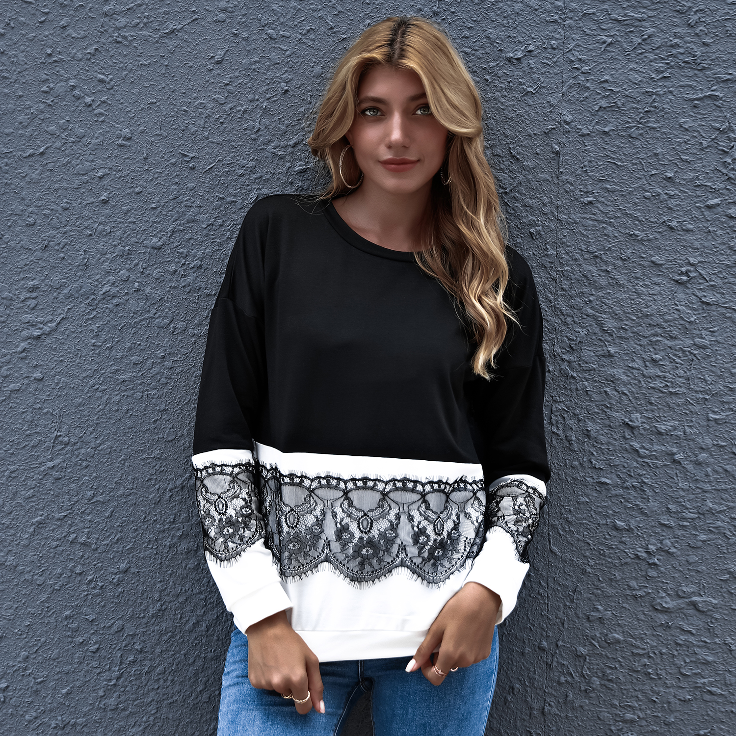 

Round collar Color Block Black Color block long sleeve casual T-shirt