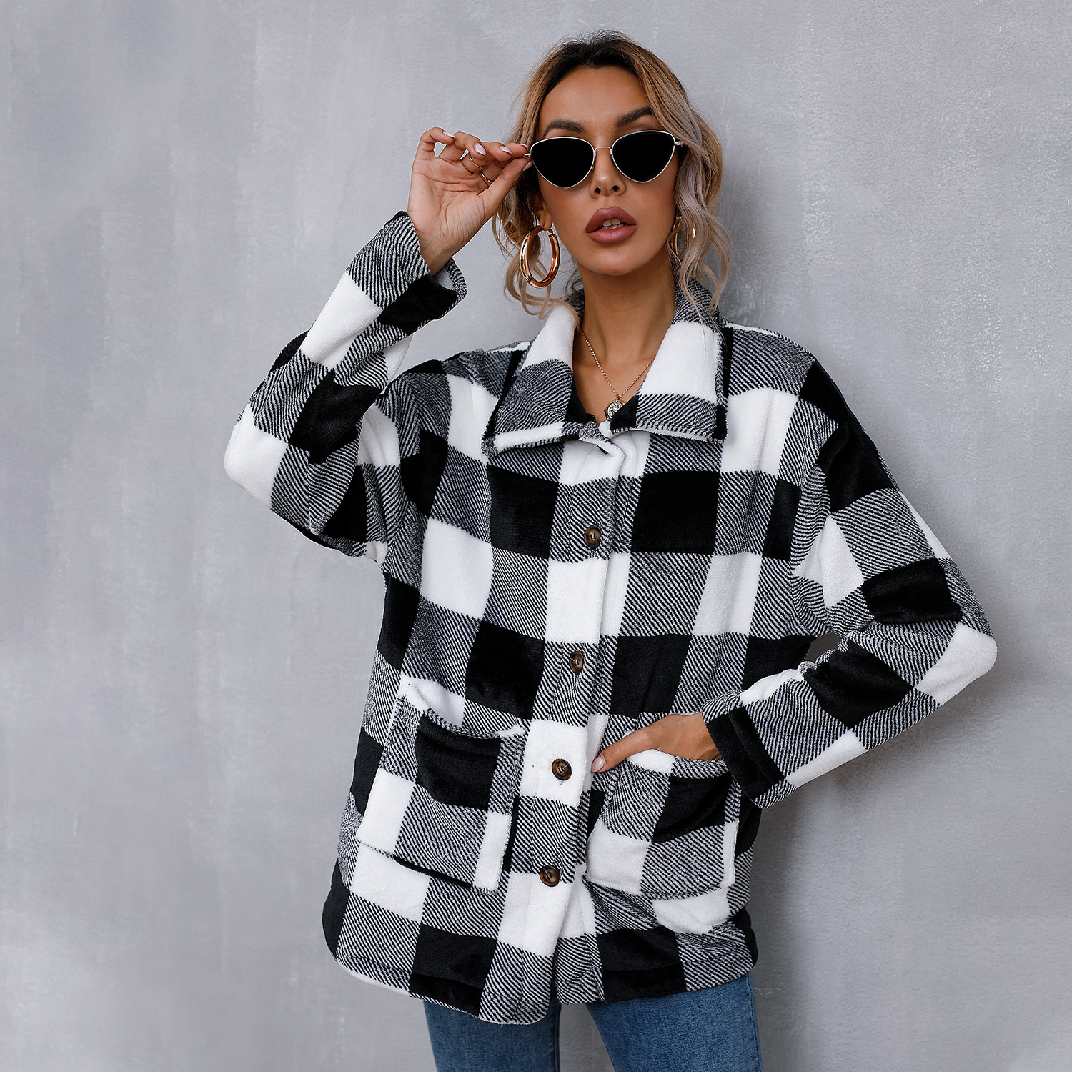 

Black and White Plaid Button Lapel Neck Double Pocket Cardigan Coat
